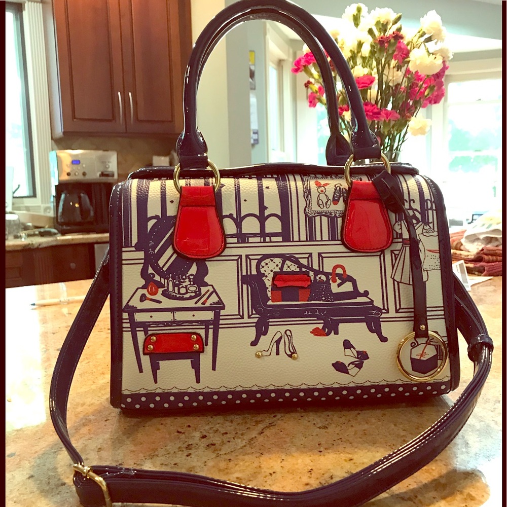 Fun purse removable shoulder strap